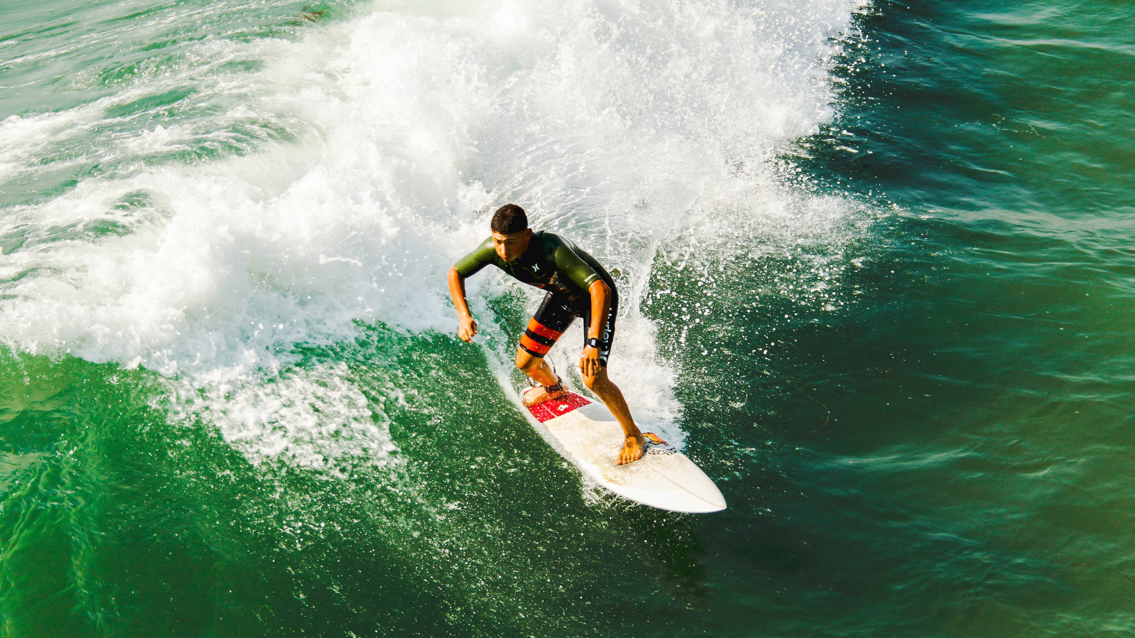 跨界碾压,广厦铁血防守启示录,当福克斯在F1赛道接管比赛