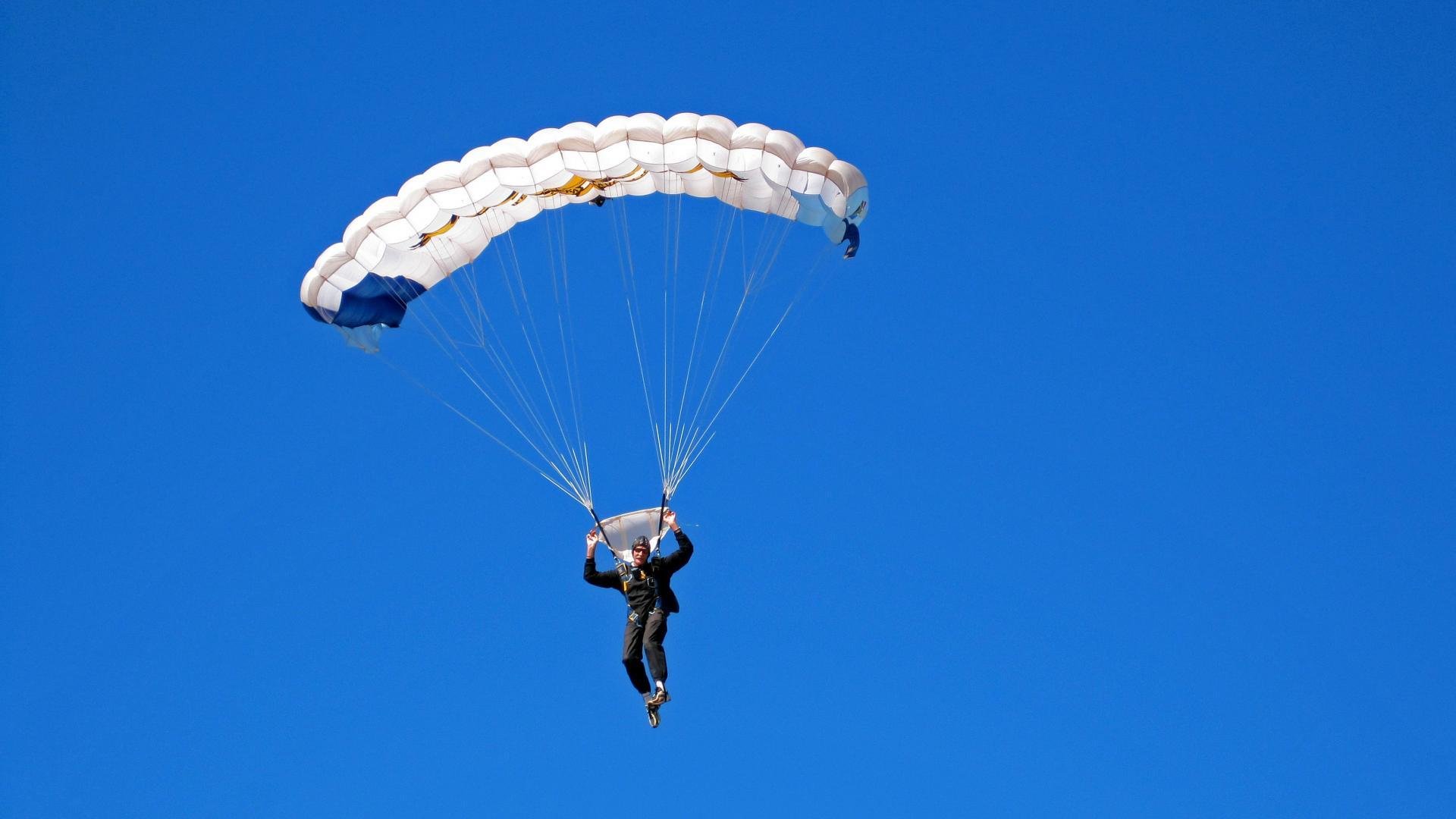 乌克兰翻盘巴黎,李刚仁关键回合不手软,逆袭背后的战术与意志